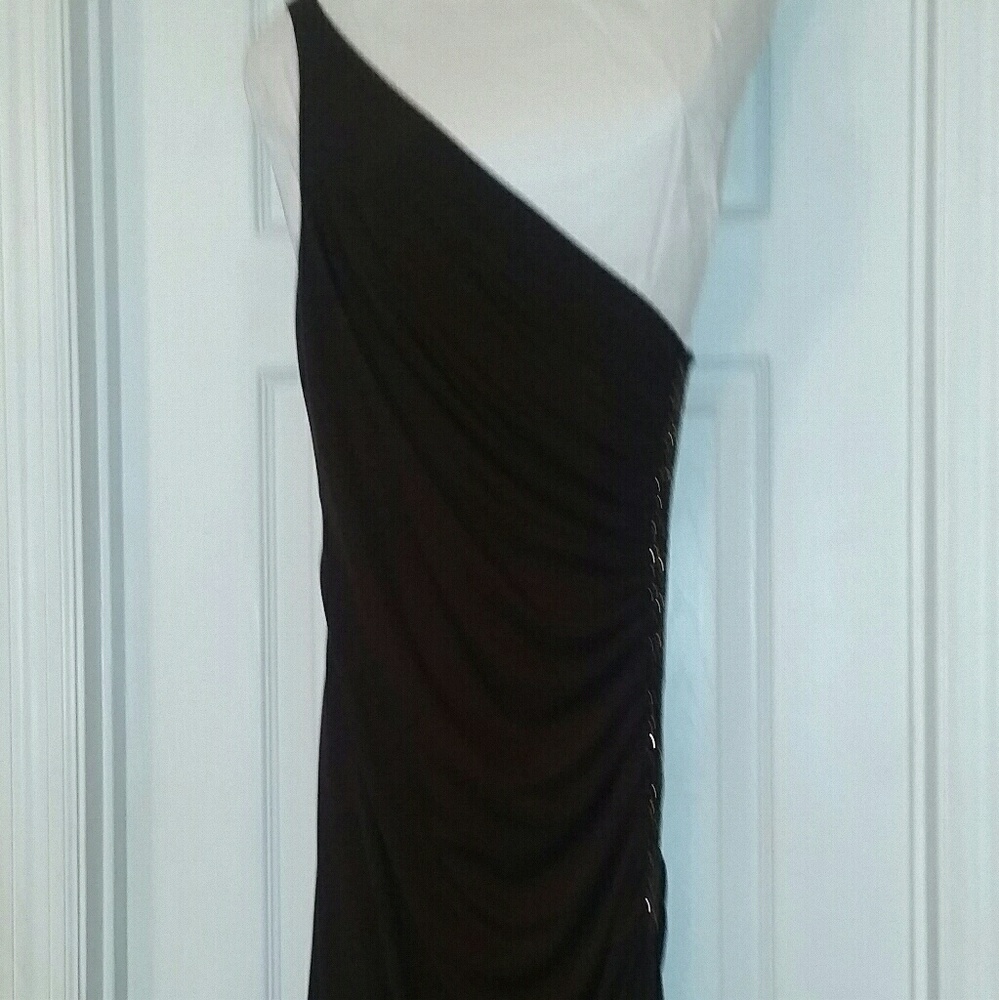 Floor length, Laundry by Shell Segal, gown
